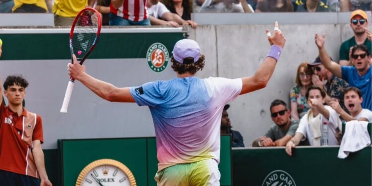 João Fonseca impressiona em 2025 com títulos ATP e evolução histórica no ranking mundial